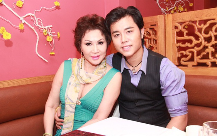 C&oacute; hay kh&ocirc;ng t&igrave;nh y&ecirc;u giữa c&aacute;c cặp đ&ocirc;i vợ gi&agrave; chồng trẻ (2): Y&ecirc;u thực sự  kh&ocirc;ng cần t&igrave;nh dục vẫn hạnh ph&uacute;c