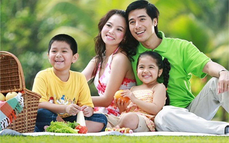Ngày Hội gia đình Việt Nam là ngày đặc biệt để chúng ta cùng nhau tưởng nhớ và tôn vinh tình thân trong gia đình, bất kể hình thức gia đình như thế nào. Hãy xem hình ảnh liên quan để cảm nhận sự ấm áp và hạnh phúc trong không khí ngày hội.