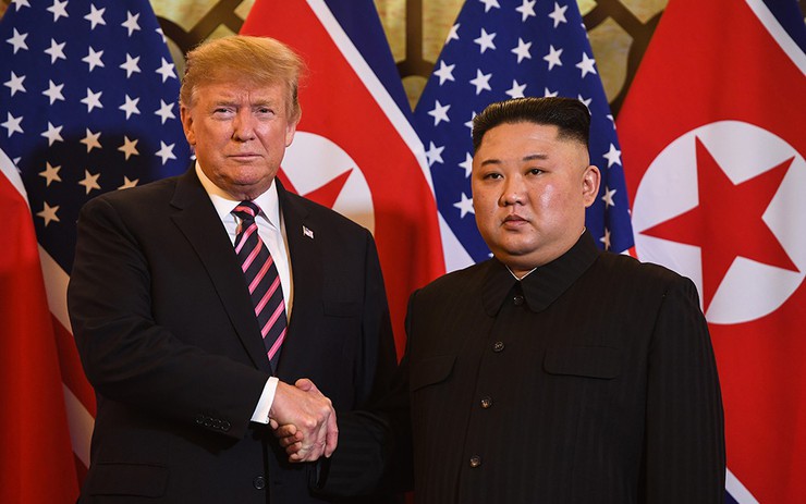 Image hình ảnh hình ảnh hình ảnh hình ảnh hình ảnh hình ảnh hình ảnh Kim Jong Un - Hình ảnh hai nhà lãnh đạo bắt tay trước khi bước vào hội nghị