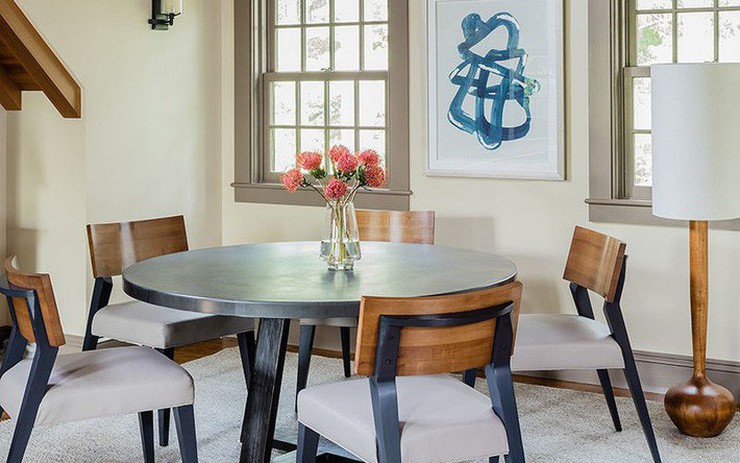 Thiết kế bàn ăn tròn là một lựa chọn đầy phong cách cho không gian ăn uống của bạn. Với thiết kế thẩm mỹ tinh tế và tính năng tiện lợi, bàn ăn tròn sẽ giúp người dùng thoải mái hơn trong các buổi tiệc tùng hoặc bữa ăn gia đình.