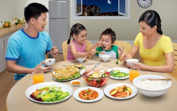 Bữa cơm gia đình luôn là khoảnh khắc đáng nhớ trong đời sống của mỗi người. Hãy cùng nhau xem hình ảnh về sức mạnh của bữa cơm gia đình, nơi chứa đựng tình yêu thương, sự quan tâm và chia sẻ.