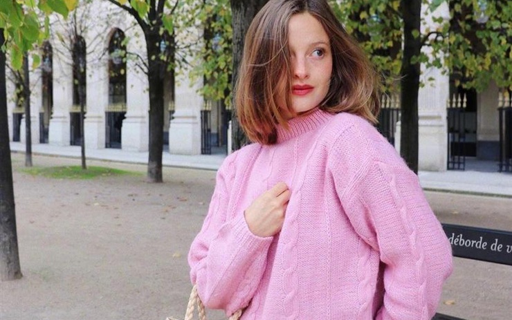 3 kiểu áo len phụ nữ Pháp hay diện nhất mùa lạnh, muốn thăng hạng ...