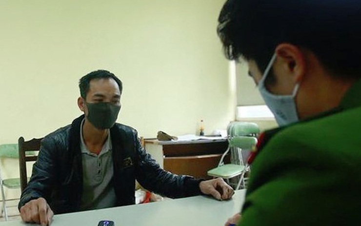 Khởi tố, tạm giam kẻ đổ trộm chất thải nguy hại xuống sông Hồng