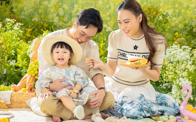 Thời trang mẹ con sao Việt: Đàm Thu Trang - Cường đô la đầu tư cho con thế nào?