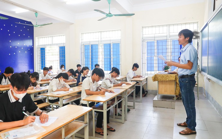 Theo quy định hiện nay, so với số lượng học sinh và vị trí việc làm, Nghệ An vẫn thiếu hơn 7.000 giáo viên. 