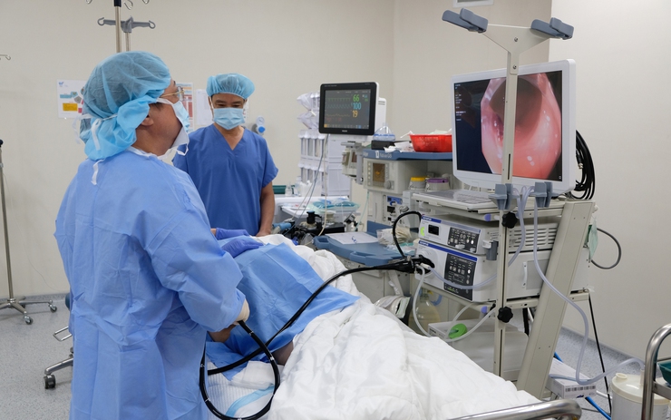 Báo động 'trẻ hóa' ung thư đại tràng, bác sĩ khuyến cáo 6 bệnh lý phổ biến