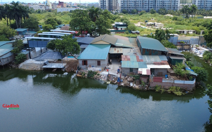 Hồ rộng hàng ngàn m2 bị 'bức tử', Hà Nội yêu cầu kiểm tra xử lý nghiêm