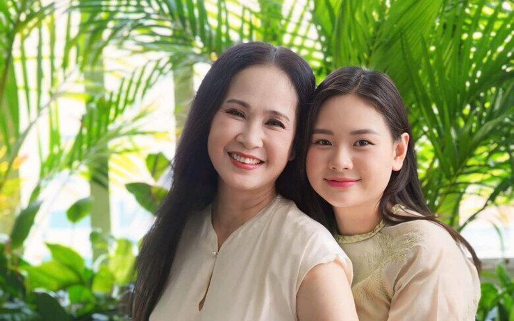 Con dâu NSND Lan Hương từng gây tranh cãi khi không phân biệt được lá lốt với lá trầu không