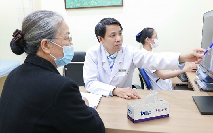 Người phụ nữ 61 tuổi tổn thương thận cấp sau khi uống thuốc giảm đau mua trên mạng
