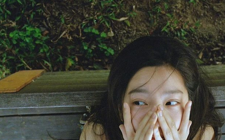 Chuyên gia thẩm mỹ cảnh báo: Tết thức khuya, ăn thả ga khiến "mụn nổi ồ ạt", có 4 cách cứu nguy