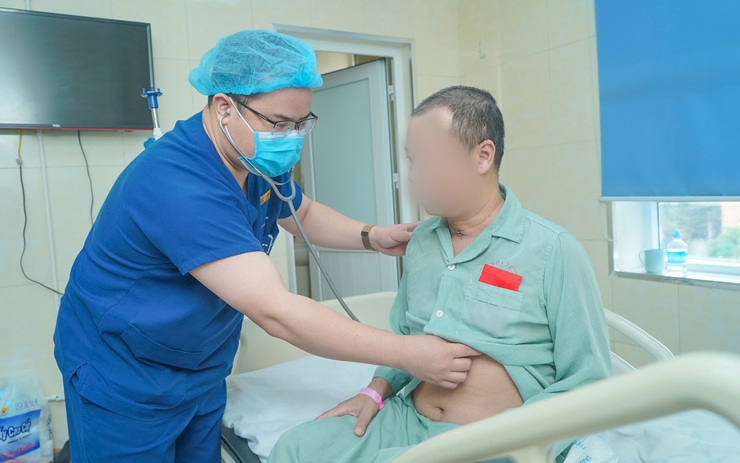 Người đàn ông 47 tuổi ở Hà Nội được cứu sống ngoạn mục sau ngừng tim 50 phút