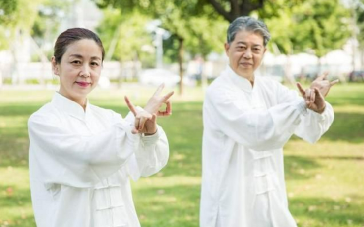 5 thói quen buổi sáng giúp ổn định huyết áp: Thói quen đầu tiên nhiều người biết mà không làm