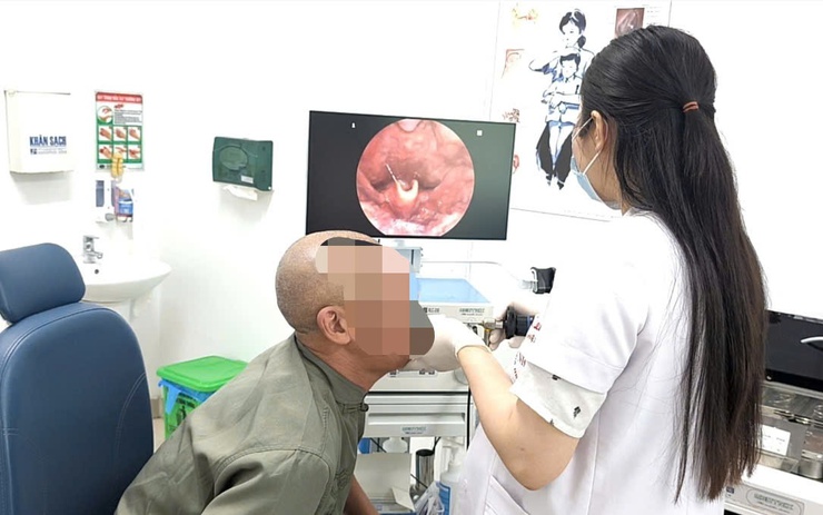 Suýt tắc đường thở vì 1 thói quen sai lầm sau khi đi nắng