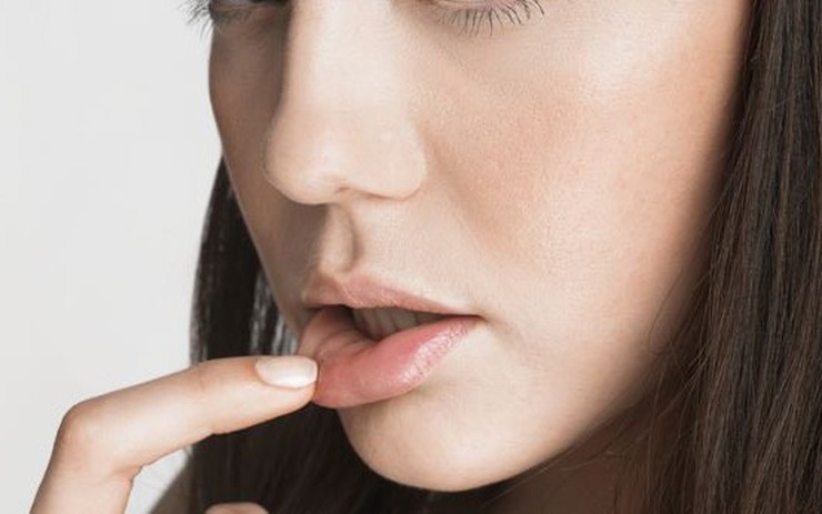 Bác sĩ cảnh báo: Đừng tưởng chỉ là nhiệt miệng, vết loét nhỏ trên lưỡi có thể là ung thư lưỡi giai đoạn sớm!
