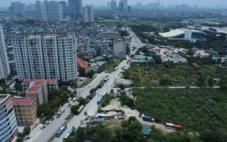 Cận cảnh tuyến đường Vũ Quỳnh kéo dài ngổn ngang sau nhiều năm triển khai