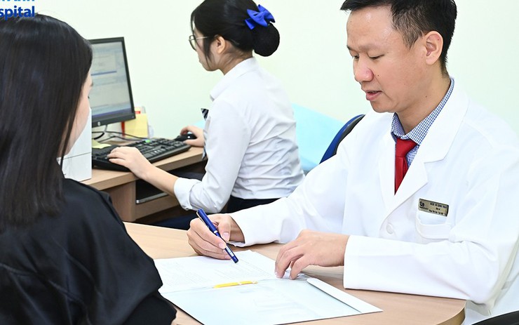 Đau bụng tưởng bệnh dạ dày, người phụ nữ 31 tuổi bất ngờ phát hiện viêm ruột thừa