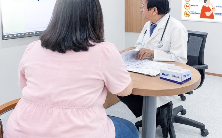 Cô gái 21 tuổi bị rối loạn ăn uống, trầm cảm vì không kiểm soát được cân nặng