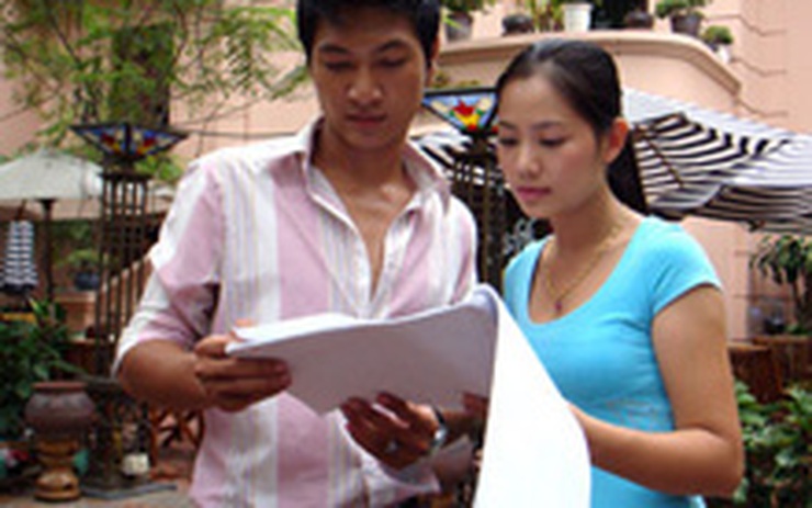 Những cánh hoa bay ": Diễn viên" hơi tai "vì ... hôn