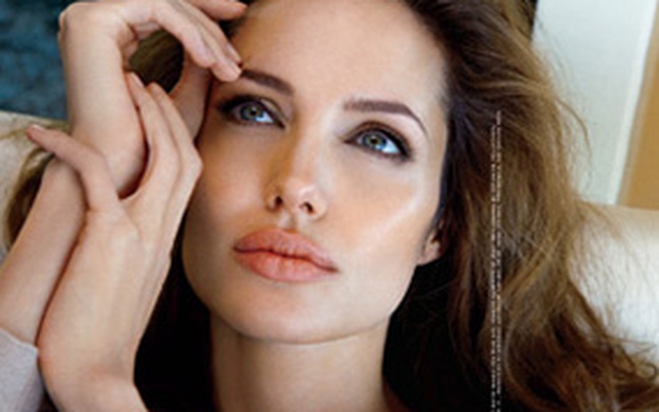 Angelina Jolie là người phụ nữ đẹp nhất thế giới