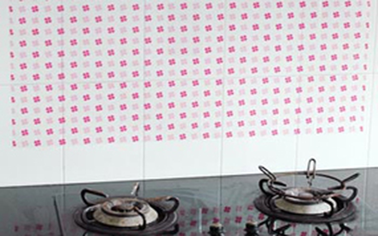 Các mẫu giấy dán tường bếp nấu đa dạng về kiểu dáng và màu sắc, giúp bạn có nhiều lựa chọn để trang trí cho ngôi nhà mình. Sử dụng giấy dán tường để trang trí bếp là một cách dễ dàng để thổi hồn cho không gian nhưng vẫn đảm bảo sự thẩm mỹ và sự tiện nghi. Hãy thử sức với các mẫu giấy dán tường bếp nấu cao cấp để tạo ra không gian nấu nướng độc đáo cho gia đình mình vào năm 2024.