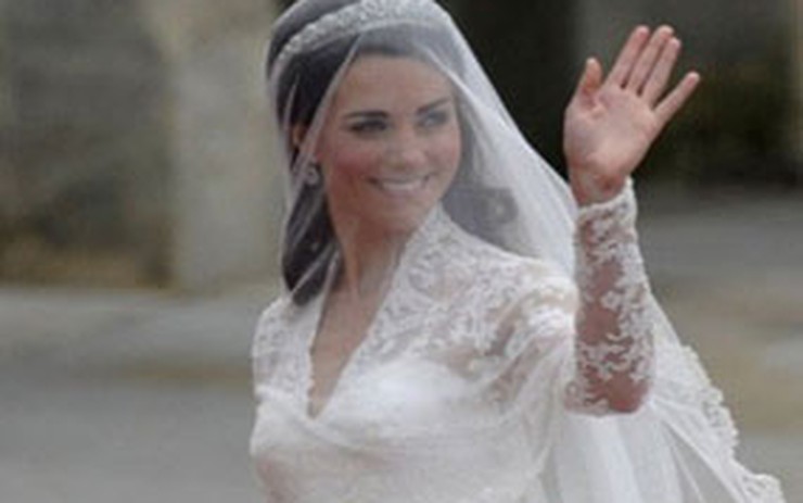 Ý nghĩa tinh tế phía sau chiếc váy cưới của Công nương Kate #fashionjo... |  TikTok