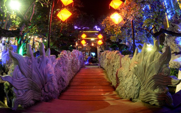 Quán cafe trăm tỷ ở Đà Nẵng đẹp lộng lẫy về đêm