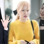 Sao Hàn đổ bộ sân bay lên đường tham dự Paris Fashion Week