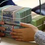 Lãi suất Agribank, Vietcombank mới nhất: Có 1 tỉ đồng nên gửi tiết kiệm kỳ hạn nào?