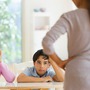 8 sai lầm điển hình của cha mẹ khi nói chuyện khiến con ngày càng xa cách