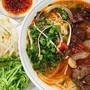 Cách ăn bún bò Huế ngon và lý do giúp đặc sản xứ Huế này đứng vững giữa hàng chục món bún ngon nổi tiếng của Hà Nội