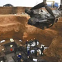 Nghi ngờ gò đất lớn có kho báu, chuyên gia cho nổ mìn, khai quật suốt nhiều ngày đêm: Hơn 100 báu vật 1.700 năm tuổi được tìm thấy