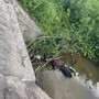 Phát hiện người đàn ông tử vong cạnh xe máy dưới cống nước 