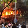 Hà Nội: Cháy lớn tại quán cà phê trên phố Hàng Vải