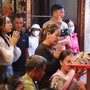 Lễ hội đền Trần ở Ninh Bình thu hút người dân đến dâng lễ cầu may