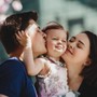 Những đứa trẻ 'ít được ôm ấp' khi lớn lên có thực sự độc lập hơn không?: Câu trả lời sẽ khiến bạn phải khóc!