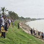 Vụ bố ôm hai con nhảy cầu trong đêm: Tìm thấy thi thể cuối cùng