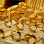Giá vàng hôm nay rơi tự do