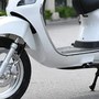 Xe máy điện giá 16,5 triệu đồng ở Việt Nam đẹp tựa Vespa, có smartkey chống trộm, pin bền, rẻ hơn Vision, xe số Wave Alpha