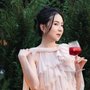 Hoa hậu Ngọc Hân cùng nhóm bạn thân về thăm MC Mai Ngọc, hé lộ thêm không gian sống đẳng cấp của gia đình chồng nữ MC