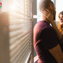 'Say nắng' khi đã có gia đình - cảm xúc tự nhiên hay dấu hiệu hôn nhân đang nguội lạnh?