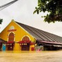 Mưa lũ miền Trung làm 16 người chết và mất tích, hơn 127 nghìn ngôi nhà bị nhấn chìm