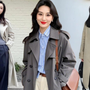 4 bí quyết giúp phụ nữ trung niên trông thật thời thượng và khí chất khi mặc trench coat dáng dài