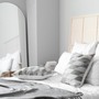 Đây là lý do tại sao không nên để gương chiếu vào giường ngủ