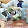 Ngân hàng có lãi tới 7,7% khi gửi tiền 12 tháng: Có 200 triệu đồng nhận bao nhiêu tiền lãi?