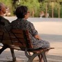 Người đàn ông có 3 con trai, lương hưu 36 triệu tủi thân rơi nước mắt khi nghe bà hàng xóm chỉ có 1 con gái nói một câu
