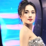Thí sinh quê Quảng Bình sở hữu nhan sắc quá xinh đẹp,  được Hồ Ngọc Hà gọi 'bông hồng của Điểm hẹn tài năng'
