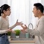 Mang bầu nhưng không phải con chồng sắp cưới, cô gái vẫn bình thản nói một câu khiến tất cả 'câm nín'