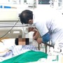 Người phụ nữ ở Hà Nội đi cấp cứu trong đêm sau khi làm điều này để giảm đau đầu