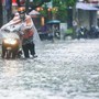 Tin sáng 28/5: Từ hôm nay miền Bắc hứng đợt mưa lớn, có nơi trên 180mm; Bùn đất bỗng nhiên phun trào trên phố Cát Linh (Hà Nội)