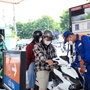 Giá xăng dầu hôm nay 3.5.2025: Xăng trong nước giảm bao nhiêu sau kỳ nghỉ lễ?